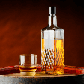square glass whiskey bottle and glass cup supplier